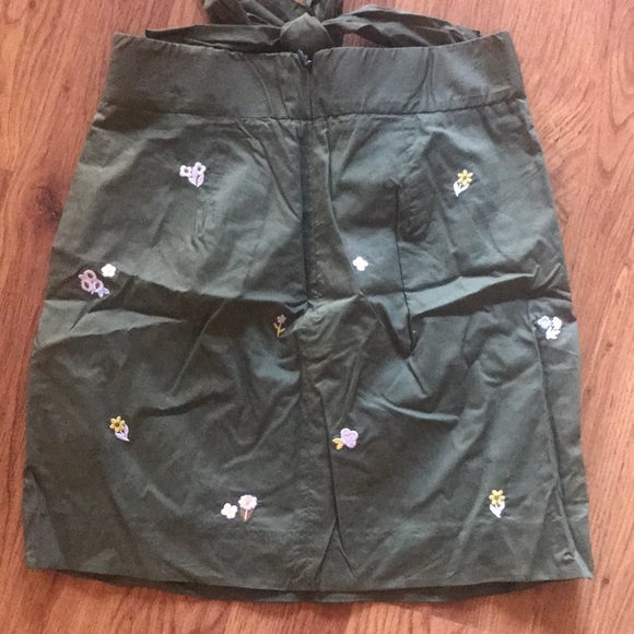 J.Crew olive skirt with flowers* - Picture 5 of 6